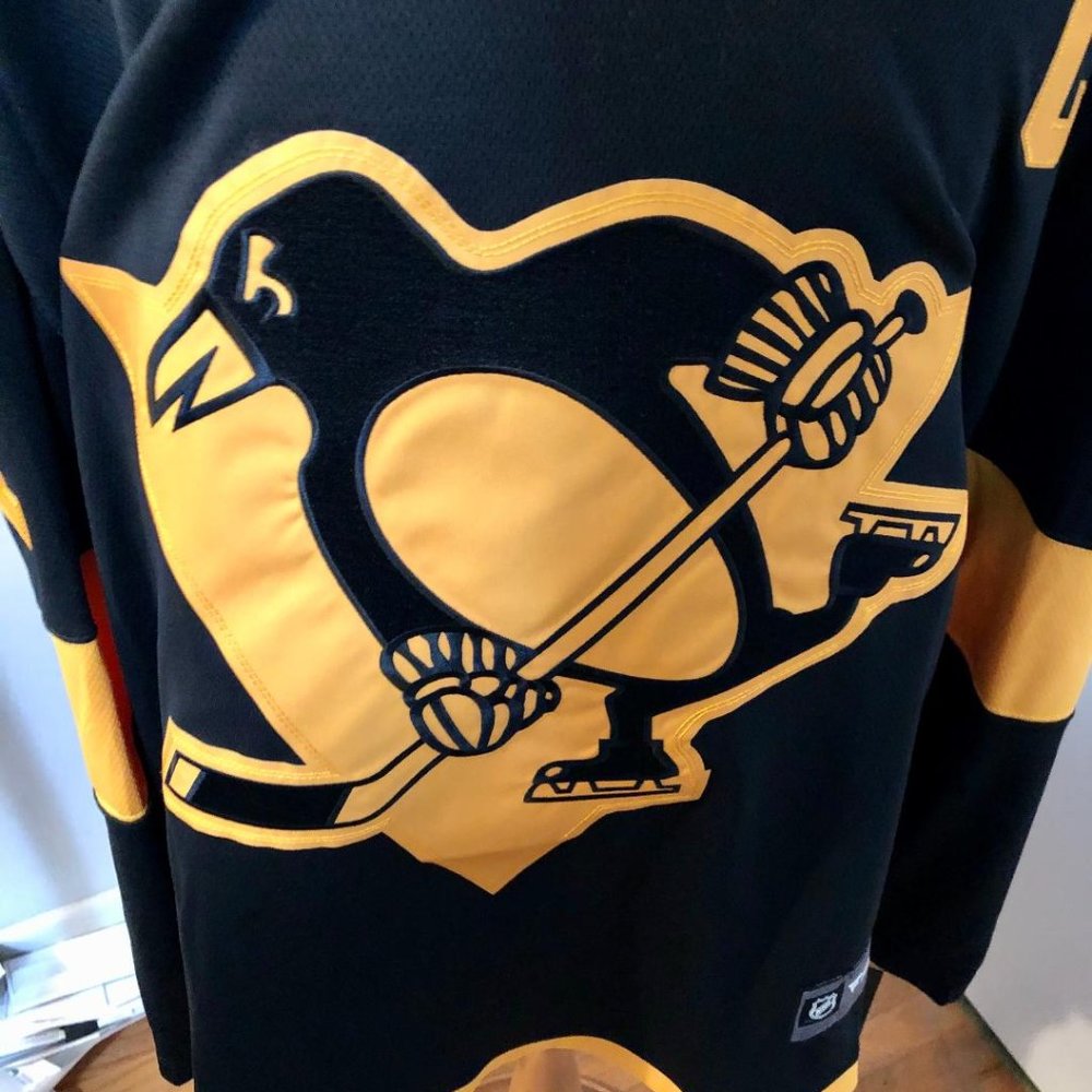 Penguins Stadium Series Crosby Jersey - Picture 2 of 8